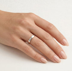 Solitérní snubní prsten z bílého a růžového zlata