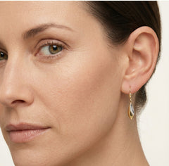 Dangling two-color shiny gold earrings