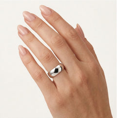 Anillo clásico ancho de oro blanco