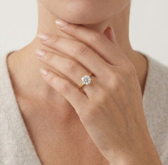 Klasický solitér se čtyřmi kubickými zirkony