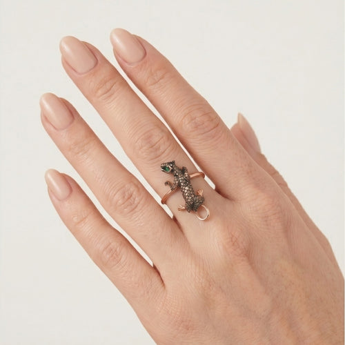 Elegant panther gemstone ring