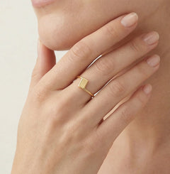 Yellow gold volt ring