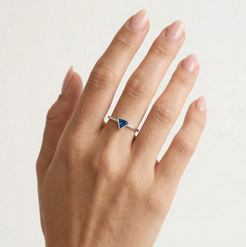 Silver triangle allure