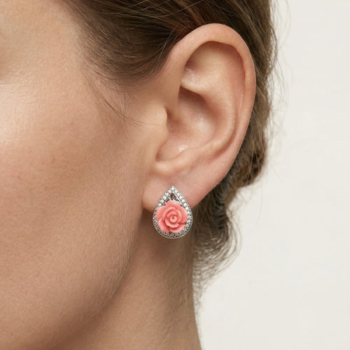 Pendientes de rosa en forma de pera.