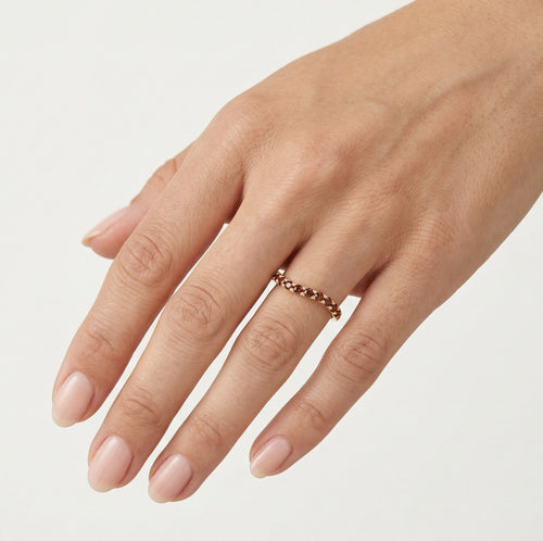 Stylish garnet gold women ring