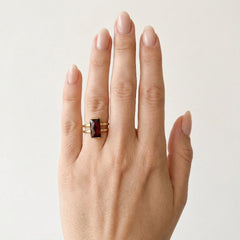 Luminöser Charisma Granat-Radiance-Cluster-Ring