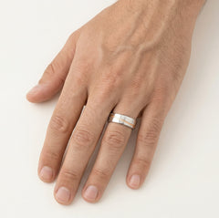 Weißgold-Ehering mit Roségold-Fuge