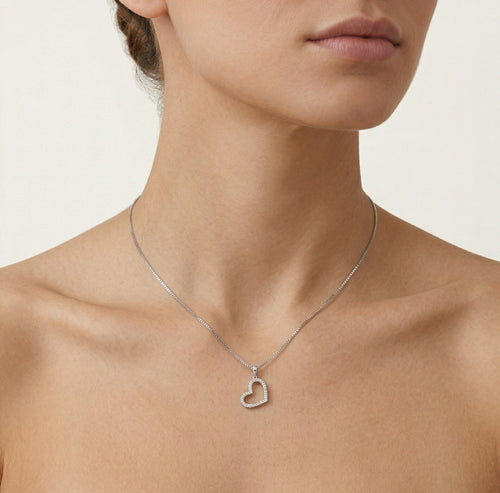 Srdcovitý šikmý přívěsek se zirkony