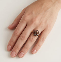Garnet flower ring in 14kt gold
