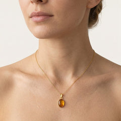 Oval amber gold pendant