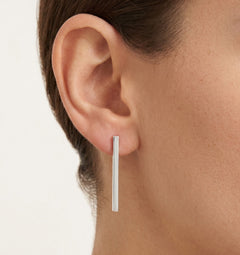 White gold earrings bar