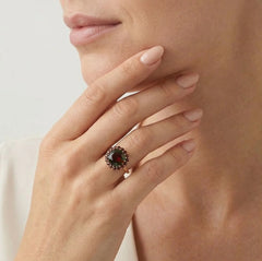 Kissen- und runde Granat-Harmonie-Ring