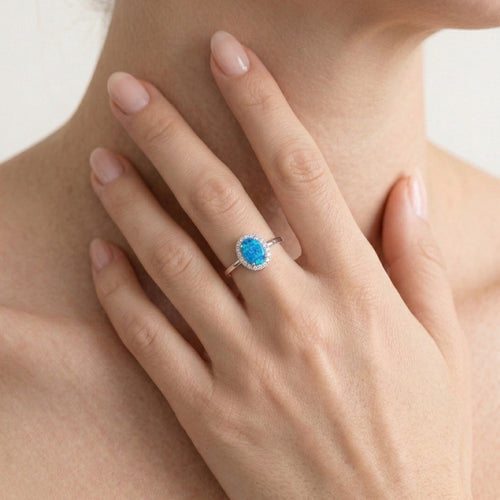 Jemný královský prsten s opálem