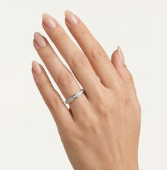 Elegante anillo de boda eterno de oro blanco