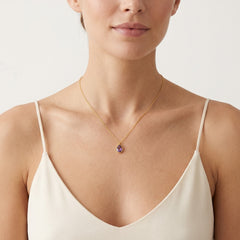 Fine gold drop-shaped necklace with amethyst