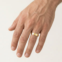 Anillo de boda grueso de 4 mm en oro amarillo