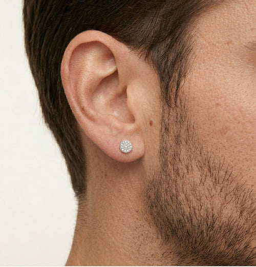 Boucles d’oreilles étincelantes en diamant taille ronde en or blanc éclatant