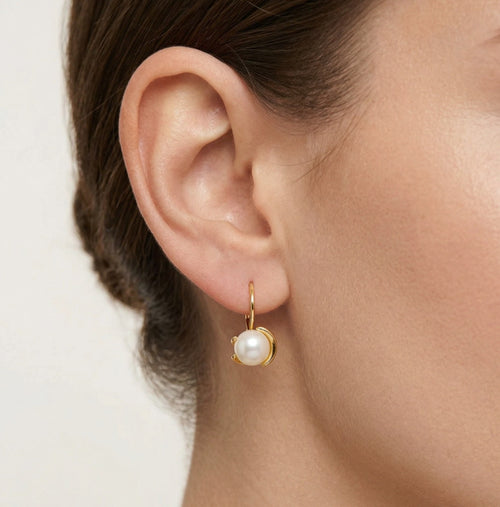 Einzigartige weiße Perlenohrringe