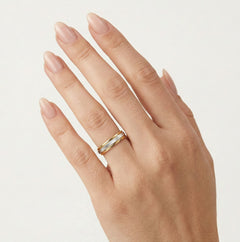 Ehering mit zweifarbiger Detailverarbeitung