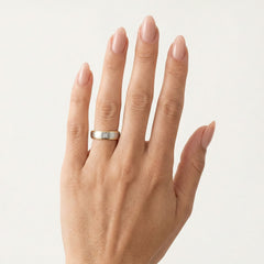 Elegantní snubní prsten ze žlutého a bílého zlata