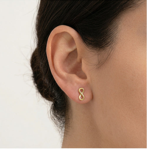 Pendientes con charm de infinito en oro amarillo