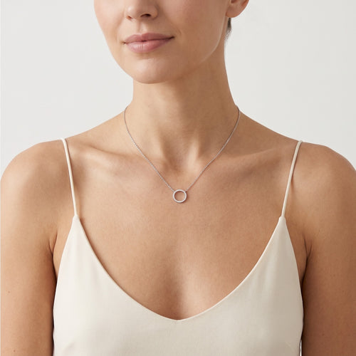 Collier en argent avec cercle en zircon cubique