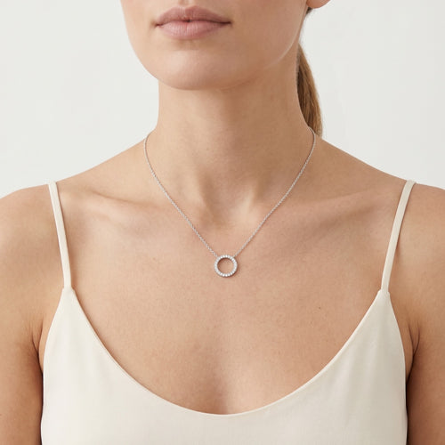 Collar circular con diamantes