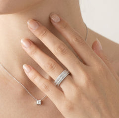 Stříbrný prsten s trojřadým vzorem