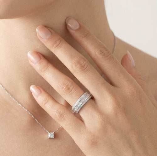 Stříbrný prsten s trojřadým vzorem