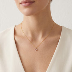 Fine gold drop-shaped necklace with pink quartz
