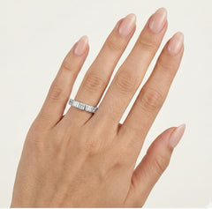 Dámský třpytivý stříbrný snubní prsten