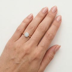 Prsten z růžového zlata s diamanty, pavé