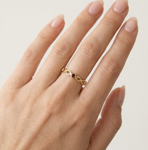 Anillo de símbolo infinito para mujer en oro amarillo de 14 quilates