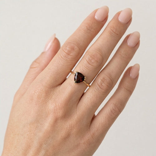 Stylish trilliant garnet ring