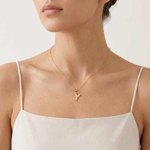 Pendente de oro con la letra Y