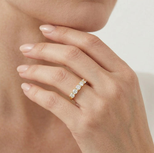 Round five stone cubic zirconia gold ring