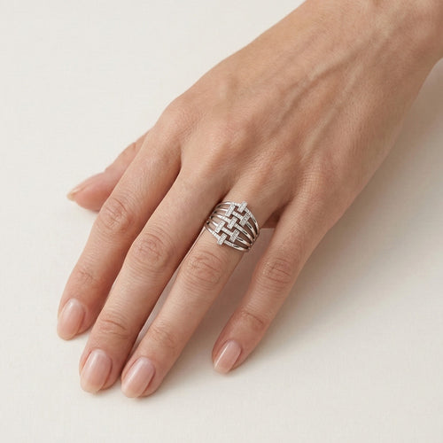 Anillo de plata con cinturón