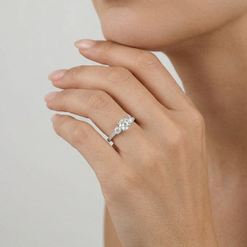 Anillo elegante de plata con circonia cúbica