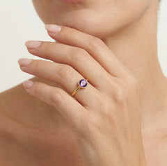 Bague en or avec améthyste violette
