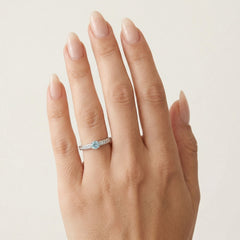 Elegant  white gold  ring with diamond and blue topaz