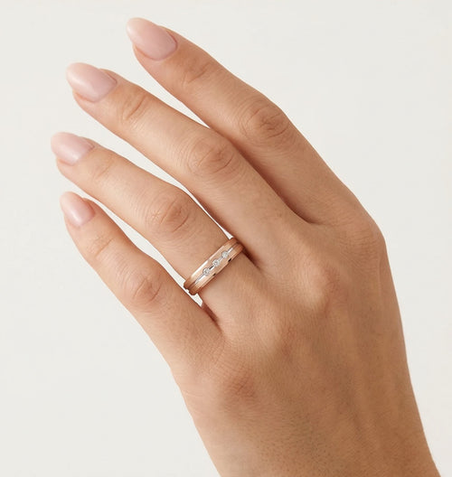 Alianza de boda cuadrada bicolor