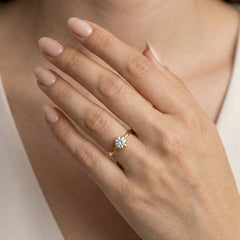 Osmi-krapnový zlatý prsten