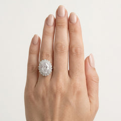 Bague en argent élégante avec design halo