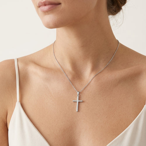 Stříbrný hladký přívěsek s křížkem