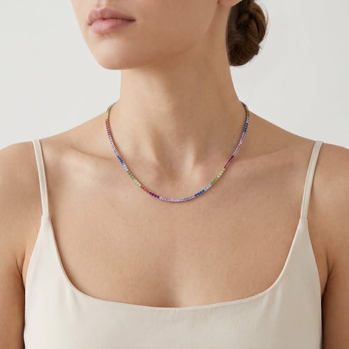 Stříbrný náhrdelník s různobarevnými drahokamy