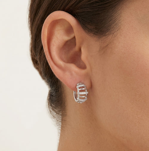 Boucles d’oreilles pendantes en argent sterling avec design en rangée