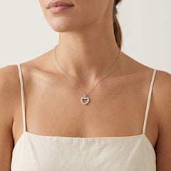 Bílé zlato přívěsek se srdcem a diamanty