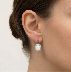 Pendientes de ópalo blanco en forma rectangular