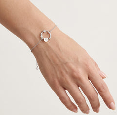 Sterling silver chain bracelet with round and flower pearl