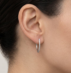 pendientes-colgantes-de-zirconia-cúbica-con-diseño-en-V